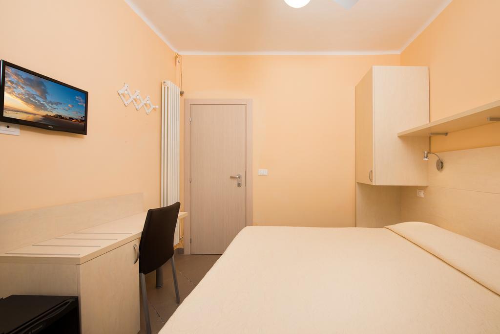 Hotel Cuba Milano Marittima Exteriör bild
