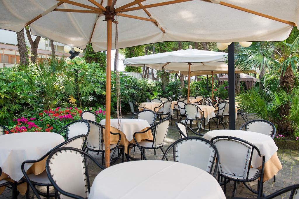 Hotel Cuba Milano Marittima Exteriör bild