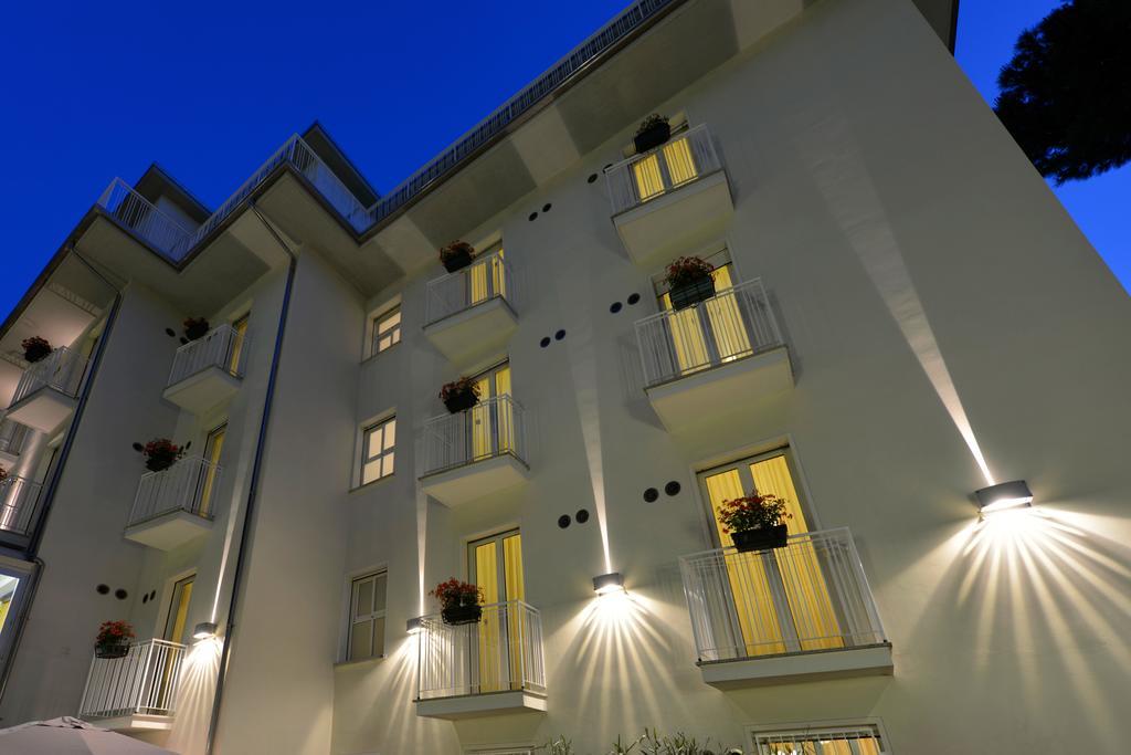 Hotel Cuba Milano Marittima Exteriör bild