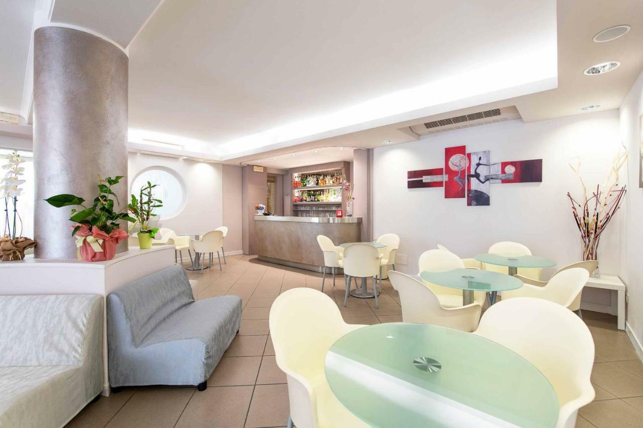 Hotel Cuba Milano Marittima Exteriör bild